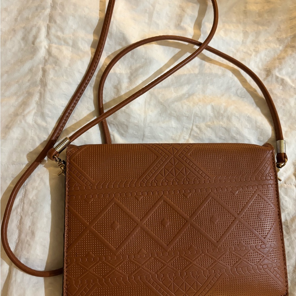 Chic Brown Crossbody Leather Bag - Picture 4 of 9